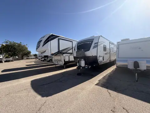 Bobby Wayne’s RV Storage in Lancaster, CA