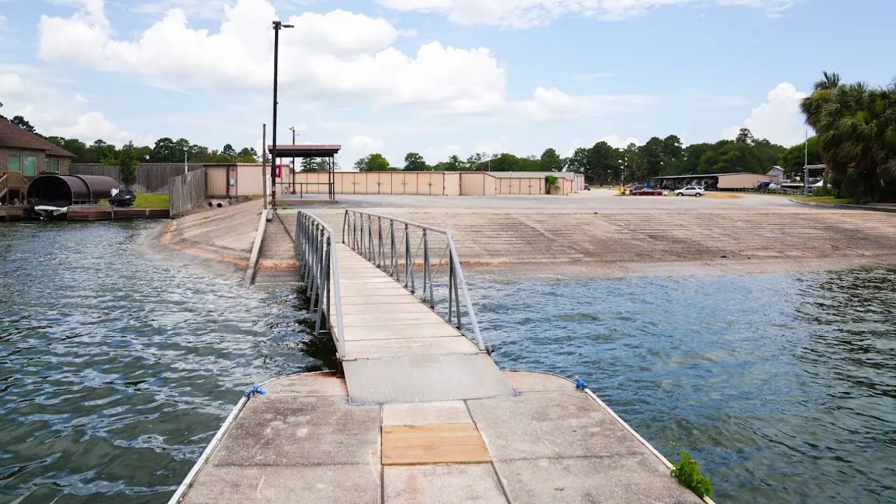 Lockaway Storage, RV storage in Montgomery