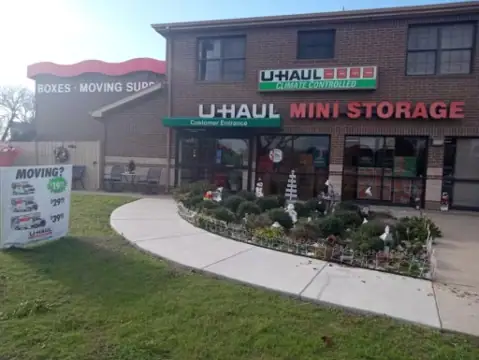 Self-Storage at U-Haul in Plano, TX