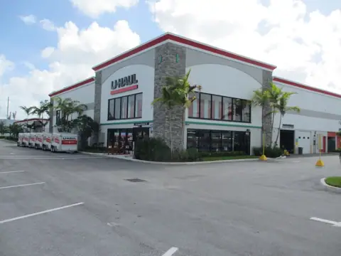 Self-Storage at U-Haul in Pompano Beach, FL