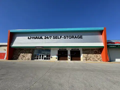 Self-Storage at U-Haul in Des Moines, IA