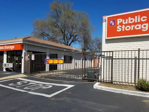 Public Storage photo 3