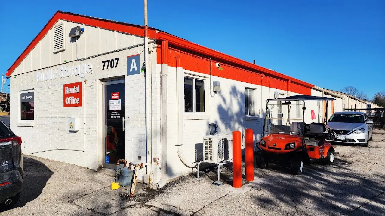 Public Storage, RV storage in Gladstone