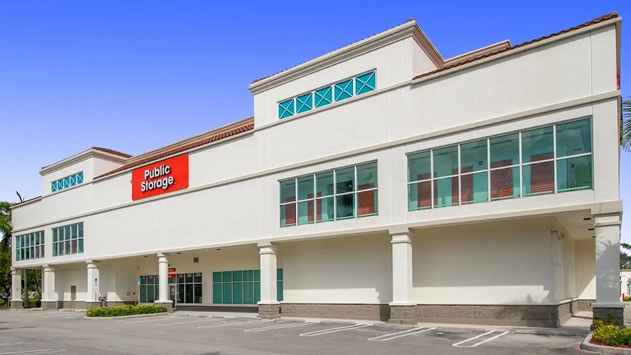Public Storage, RV storage in Hollywood