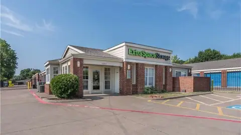 Extra Space Storage in Dallas, TX
