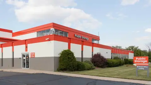 Public Storage in Madison Heights, MI