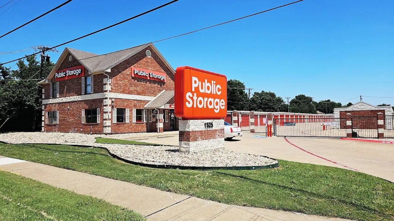 Public Storage, RV storage in Lancaster