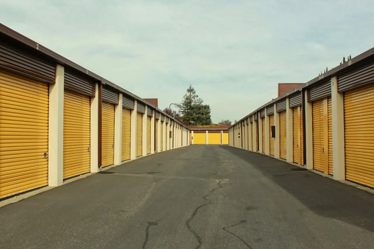 Stoway Mini-Storage, RV storage in Mountain View