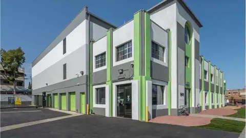 Extra Space Storage in Los Angeles, CA