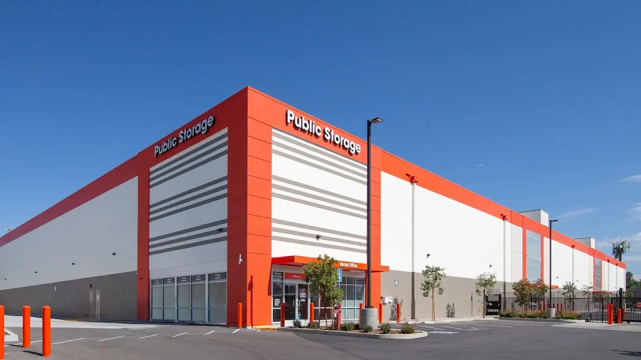 Public Storage, RV storage in Van Nuys
