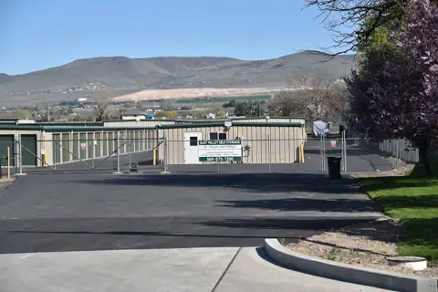 East Valley Self Storage in Moxee, WA