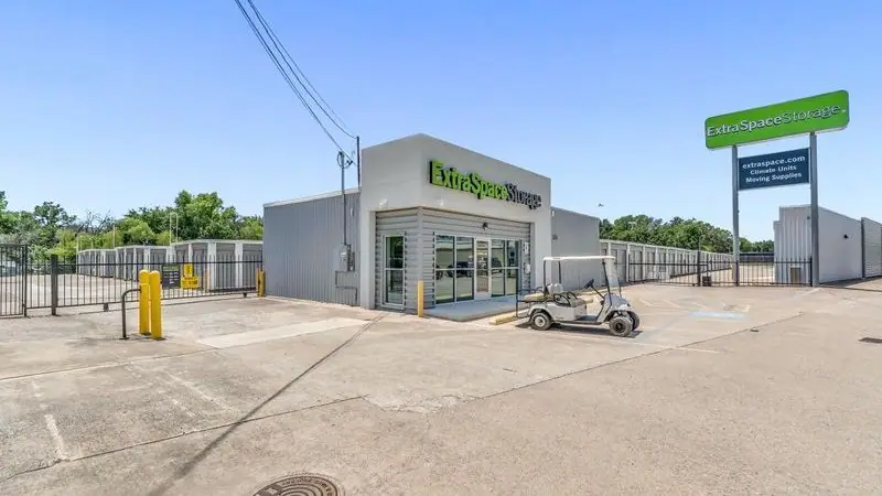 Extra Space Storage, RV storage in Denton