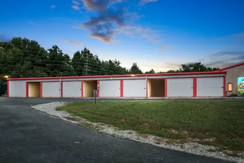 Oaktree Self Storage in Suwanee, GA
