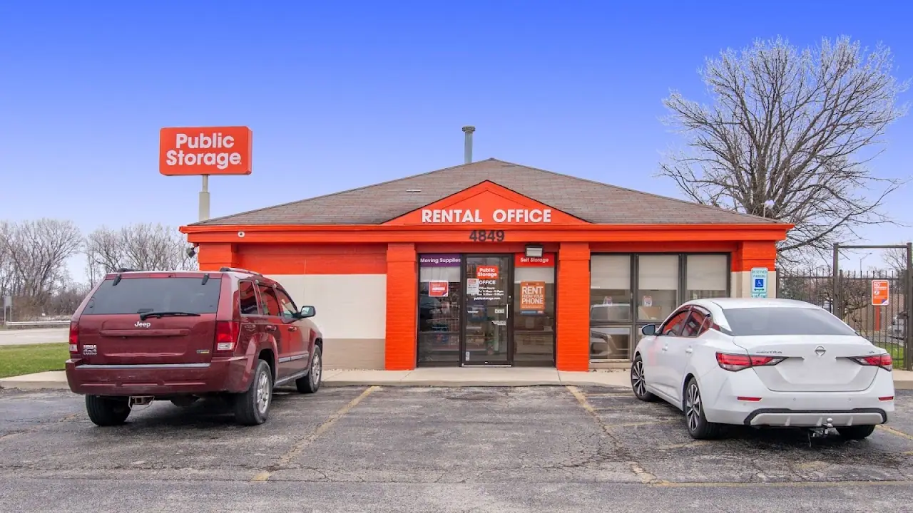Public Storage, RV storage in Alsip