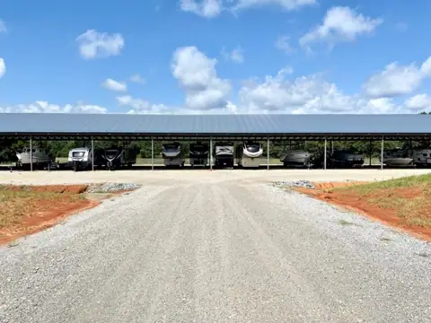 Dooley's Boat & RV Storage in Cropwell, AL