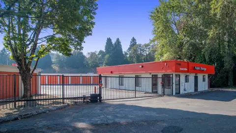 Public Storage in Milwaukie, OR