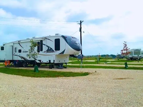 Crosstimber RV Park in Pleasanton, TX