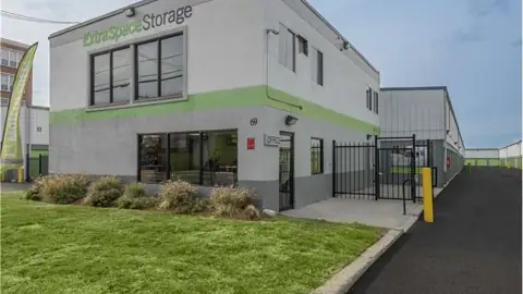 Extra Space Storage in Jersey City, NJ