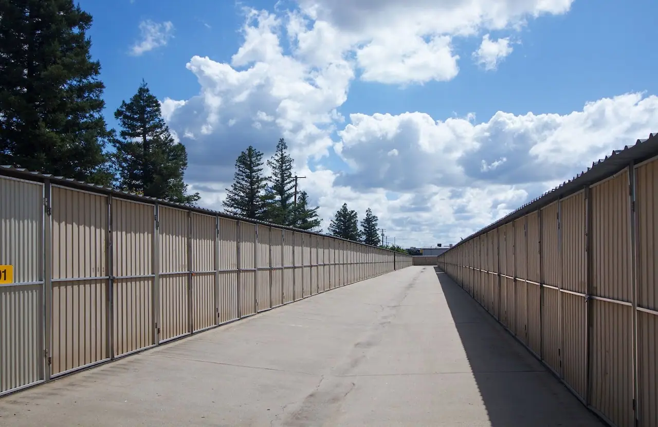 Derrel's Mini Storage, RV storage in Bakersfield