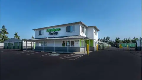 Extra Space Storage in Lakewood, WA