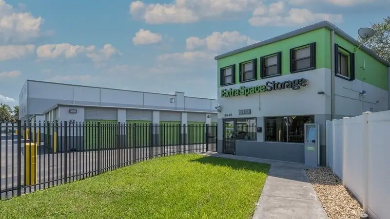 Extra Space Storage, RV storage in Miami