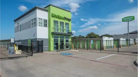 Extra Space Storage in Bedford, TX