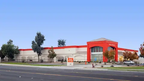 Public Storage in Santa Ana, CA