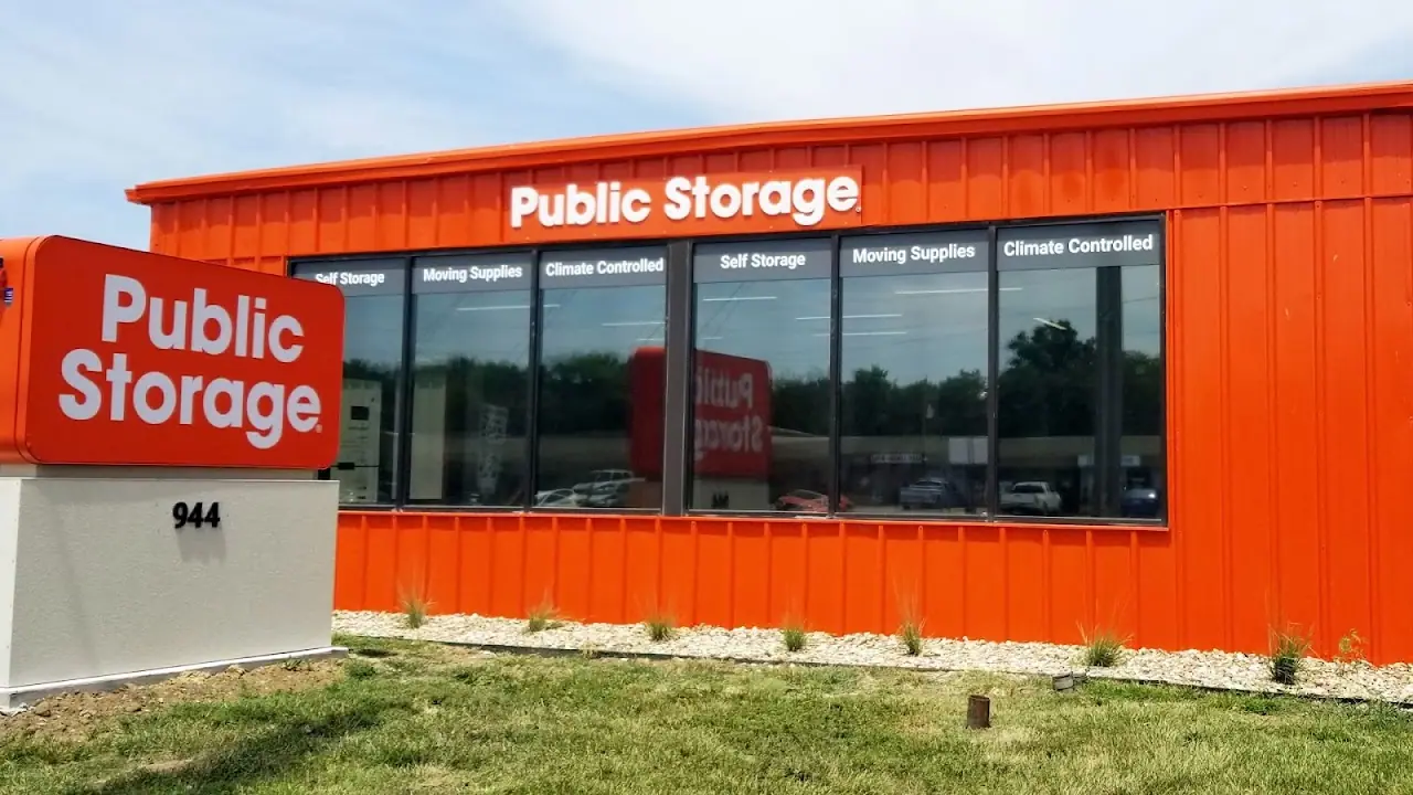 Public Storage, RV storage in Lawrence