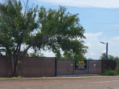 Hwy 6 Parking and Storage in Riesel, TX