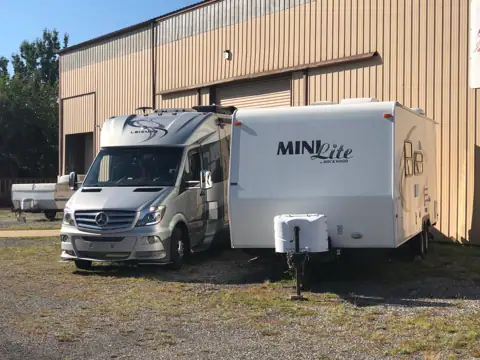 All Seasons Storage Center in South Holland, IL