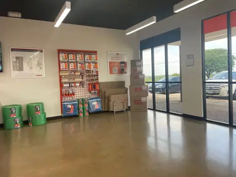 Public Storage photo 2