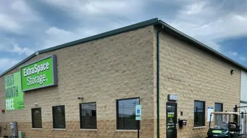 Extra Space Storage in St. Charles, IL