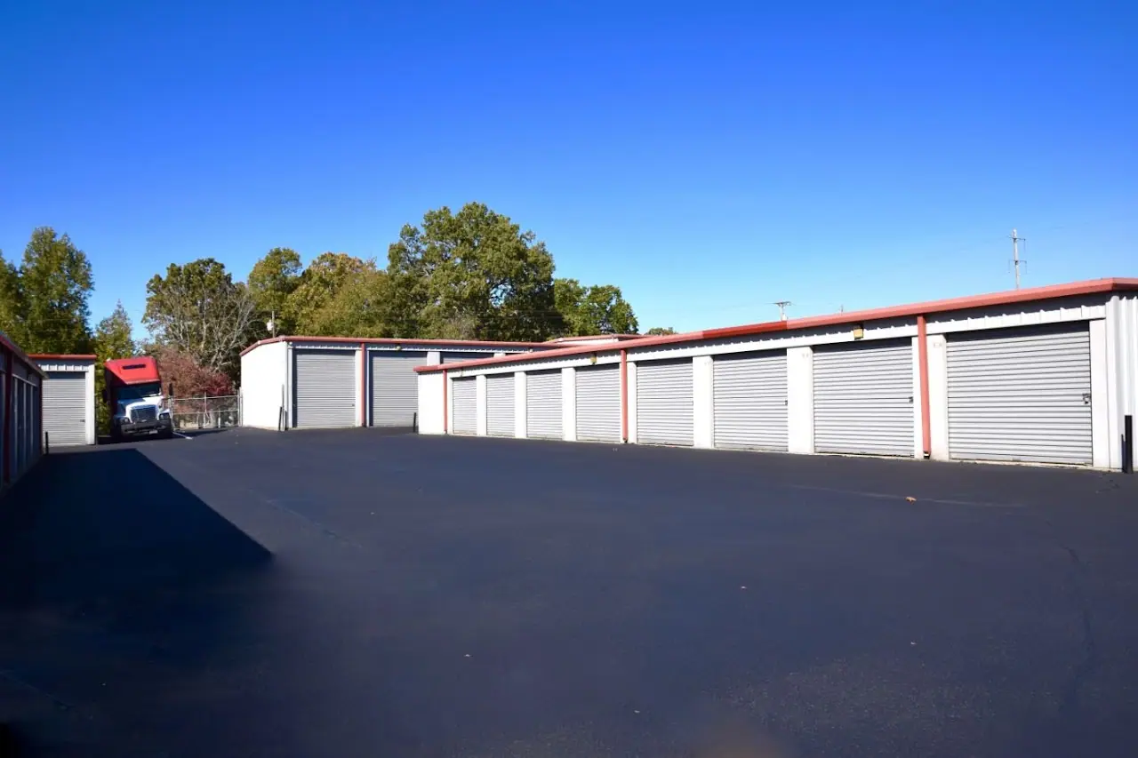 BC Storage, RV storage in Dickson