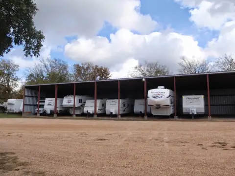 Weeren Storage in La Grange, TX
