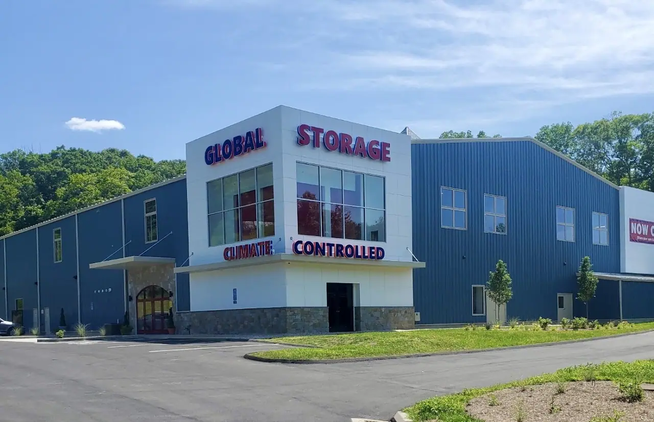 Global Self Storage, RV storage in East Hampton