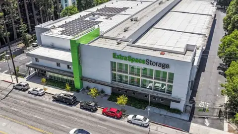 Extra Space Storage in Sherman Oaks, CA