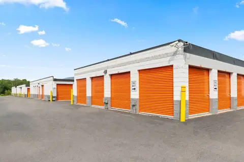 Mini Mall Storage photo 3