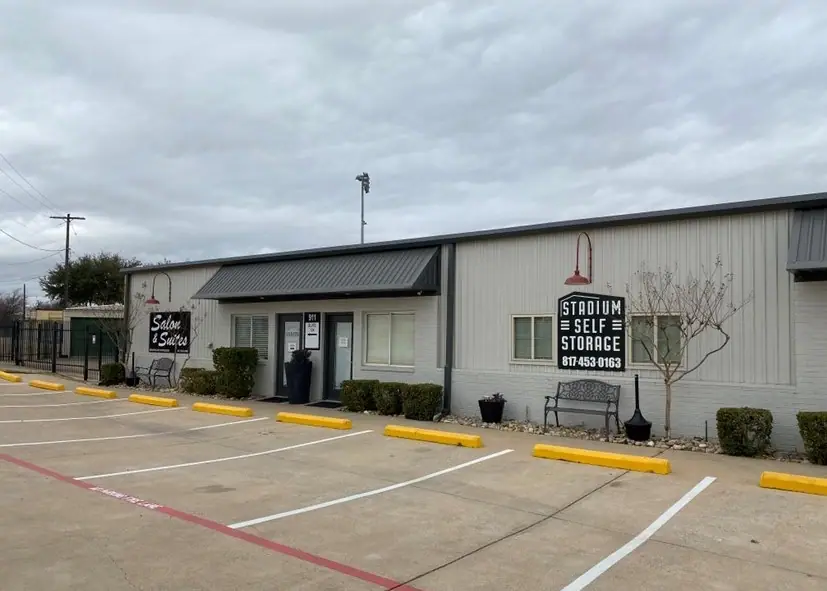 Stadium Mini Storage, RV storage in Mansfield