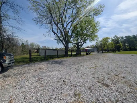Capps Farm RV & Boat Storage in McEwen, TN