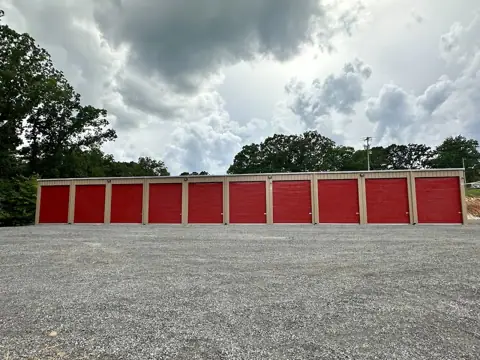 LEATHERWOOD LAKE STORAGE in Dover, TN
