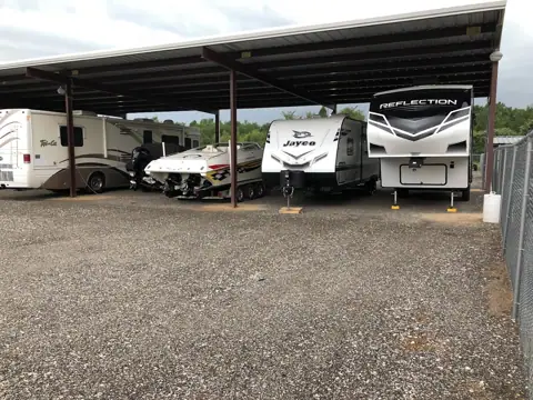 Oasis Storage in Malakoff, TX