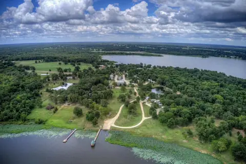 North Shore Landing RV Park, Cabins and Guest House in Emory, TX