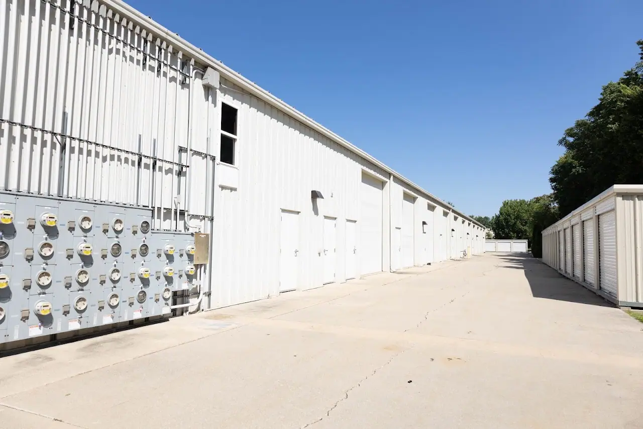 MR Self Storage Group, RV storage in Normal