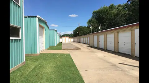 Baywood Self Storage in Mabank, TX