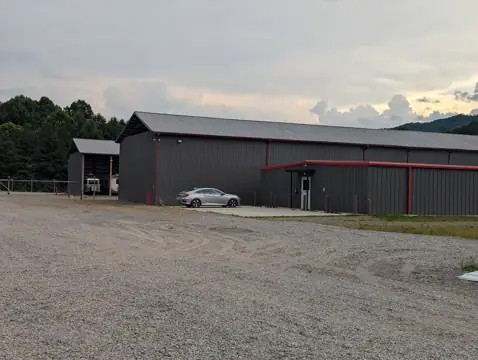 RED PEPPER COVERED RV & BOAT STORAGE in Murphy, NC