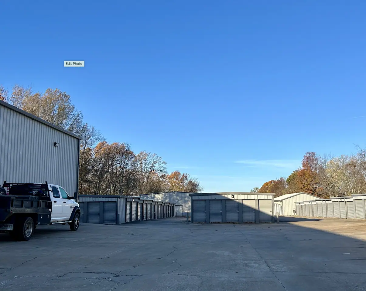 B&D Self Storage, RV storage in Rogers