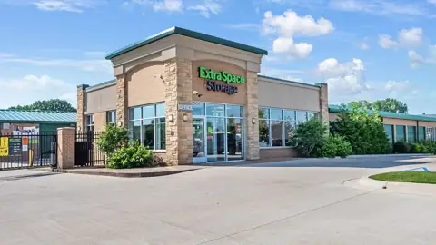 Extra Space Storage in Clinton Township, MI