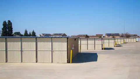 Derrel's Mini Storage in Fresno, CA