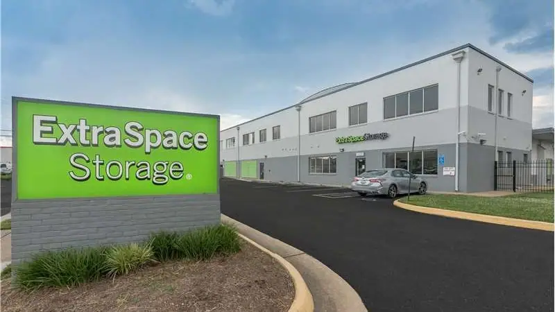 Extra Space Storage, RV storage in Falls Church