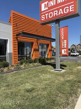 Mini Mall Storage in Chicago, IL